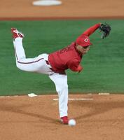 プロ入り初先発の広島・工藤泰己＝横浜（撮影・佐々木彰尚）