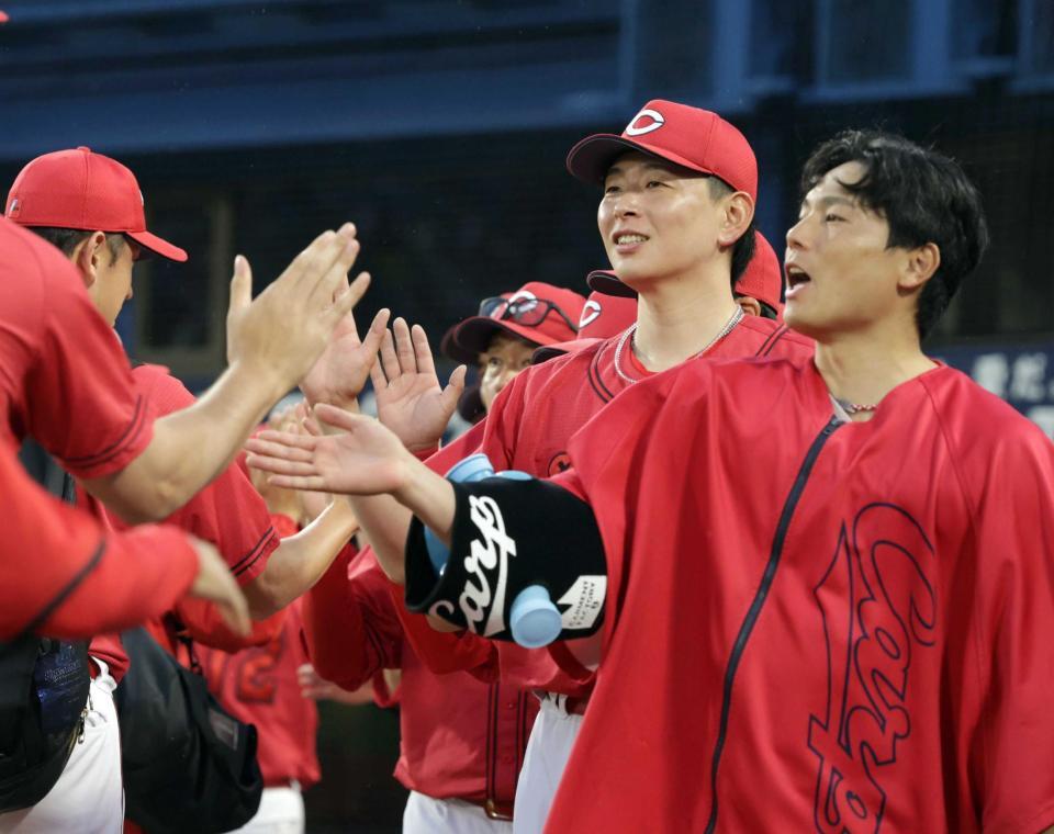 １回を無失点に抑え、今季初勝利を挙げた大瀬良（撮影・佐々木彰尚）　