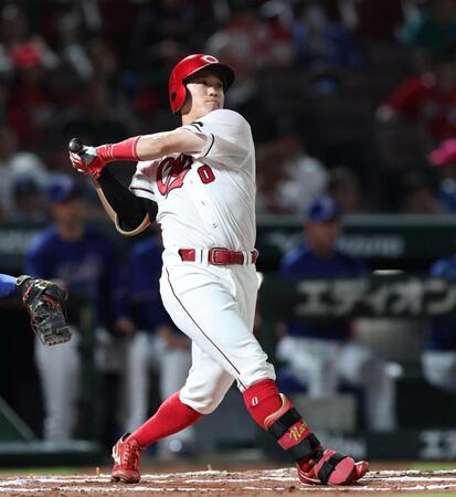 ６回、三塁打を放つ勝田（撮影・北村雅宏）