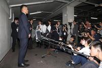 自由契約となり、取材に応じる広島・田村俊介＝マツダ（撮影・北村雅宏）