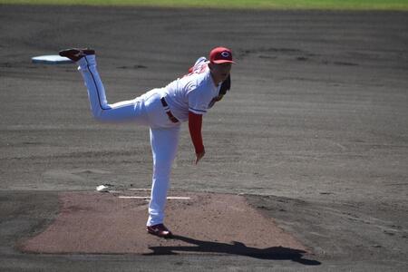 先発し、８回９失点だった斉藤汰