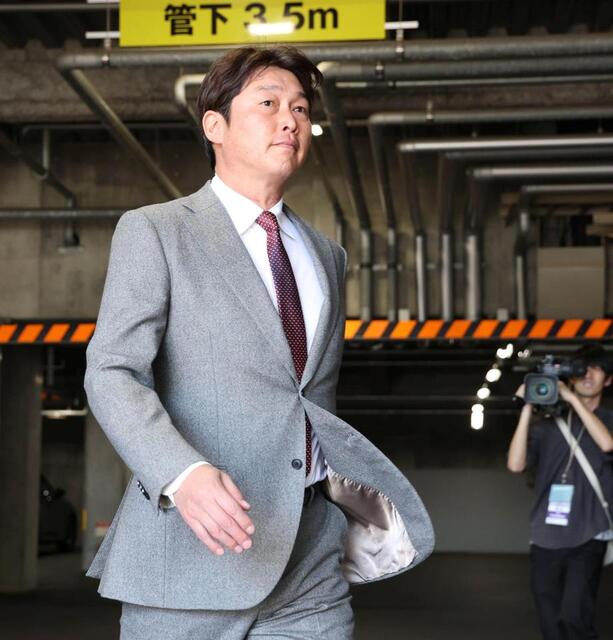 新井監督　広島オーナーに今季を報告