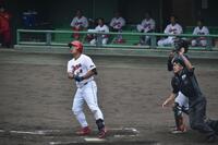 ８回、左翼越えに２ランを放つ渡辺