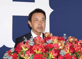 広島　小川淳司新球団副本部長編成担当が会見「非常に悩んだ」も「年齢的にこういう話があるわけがない」６９歳での挑戦を決断