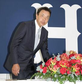 “優勝知る男”小川淳司氏「カープに今必要な選手を補強」球団副本部長編成担当に就任会見　ヤクルトでスカウト、１軍監督、ＧＭ経験 