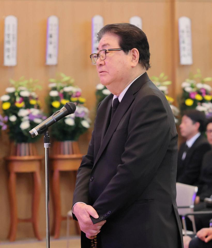 池谷公二郎さんの告別式で弔辞を述べる山本浩二氏（現場代表）