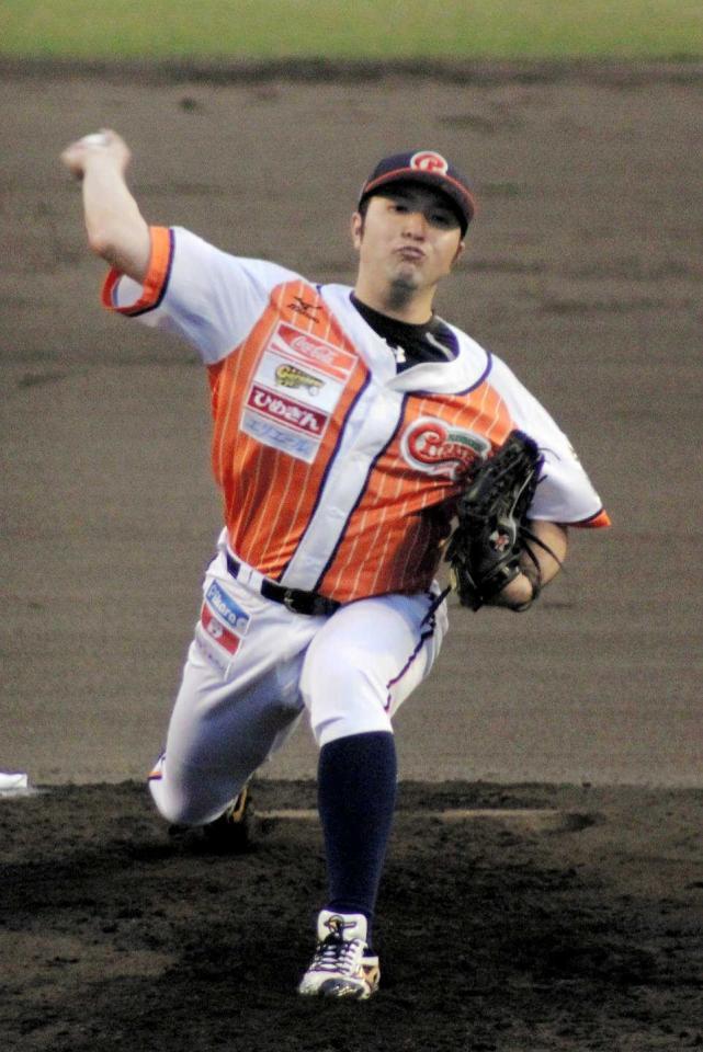 　開幕からフル回転のマウンドで２勝目を挙げた東風平光一（提供・高田博史）