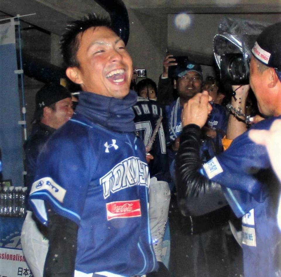 　日本一達成の歓喜を最後に、平間隼人は現役生活を終えた（撮影・高田博史）