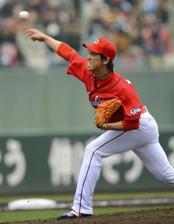 　広島の先発で登板、侍ジャパンを２回無失点に抑えた前田健（撮影・西岡　正）