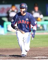 　６回、見逃し三振に倒れ悔しがる山田（撮影・吉澤敬太）