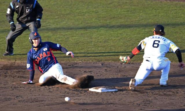 侍ジャパン　周東が足で魅せた！足で奪った同点＆勝ち越しホーム　スタンド「走れ！」コールも沸く