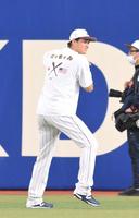 大谷に肩を抱かれ 佐々木朗希は感動の対面にデレデレ 岩手の大先輩
