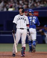 　５回、山田は見逃し三振に倒れる（撮影・山口登）