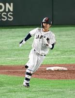 　６回、三塁打を放った中野（撮影・金田祐二）