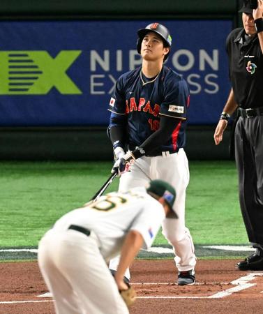 　１回、先制３ランを放つ大谷（撮影・金田祐二）