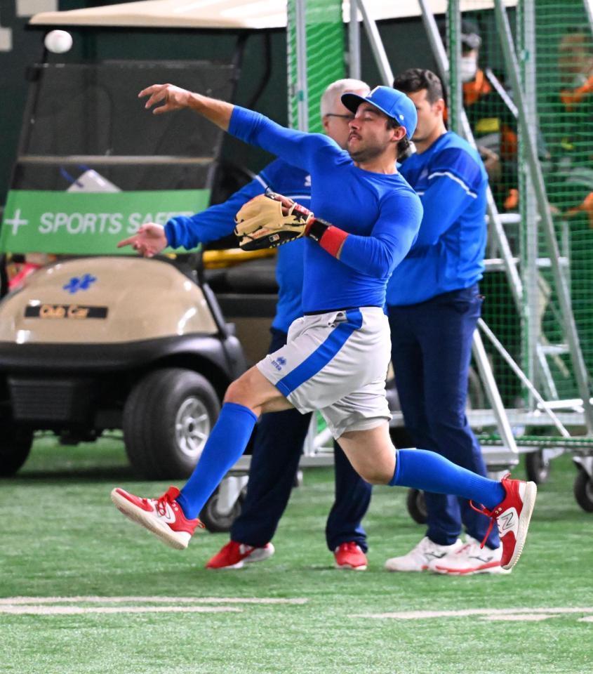 　守備練習するフレッチャー（撮影・金田祐二）