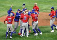 　準々決勝進出を決め、喜ぶプエルトリコナイン