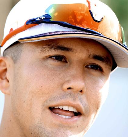 　練習後、取材に応じるヌートバー