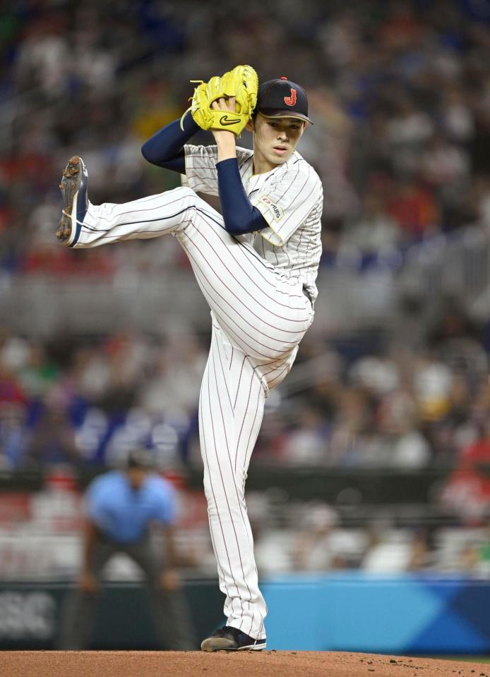 　メキシコ戦に先発した佐々木朗（共同）