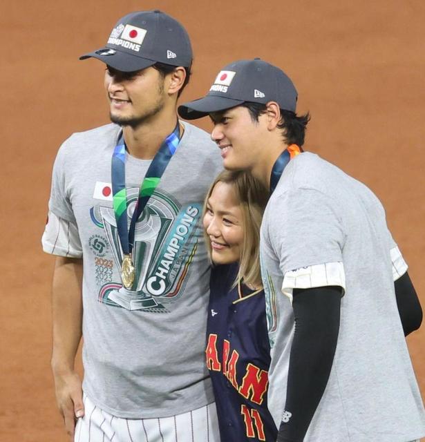 ダルビッシュ聖子さん「おめでとうございます」夫・ダルビッシュと世界一会場で幸せ２ショット