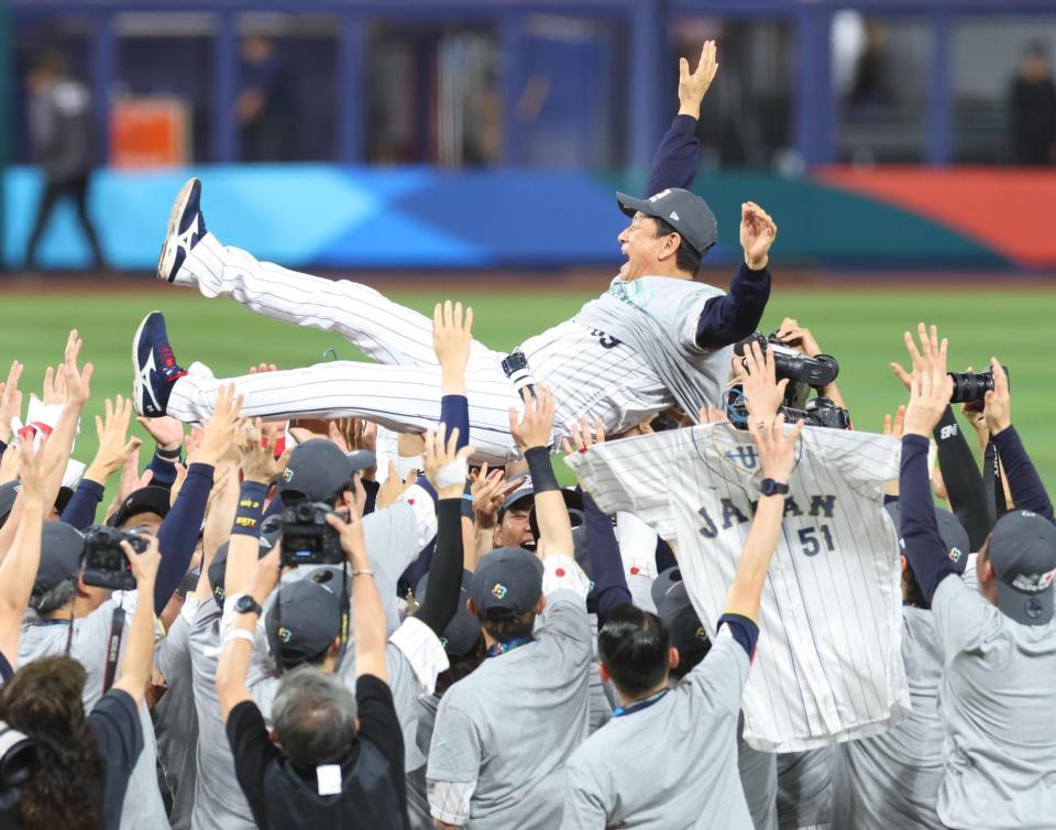 鈴木誠也「世界一かっこいい」日本代表の優勝を祝福