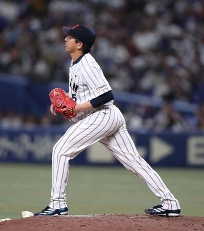 ９回、ブライトに左安打を浴び、右足を伸ばすしぐさをする大勢（撮影・伊藤笙子）