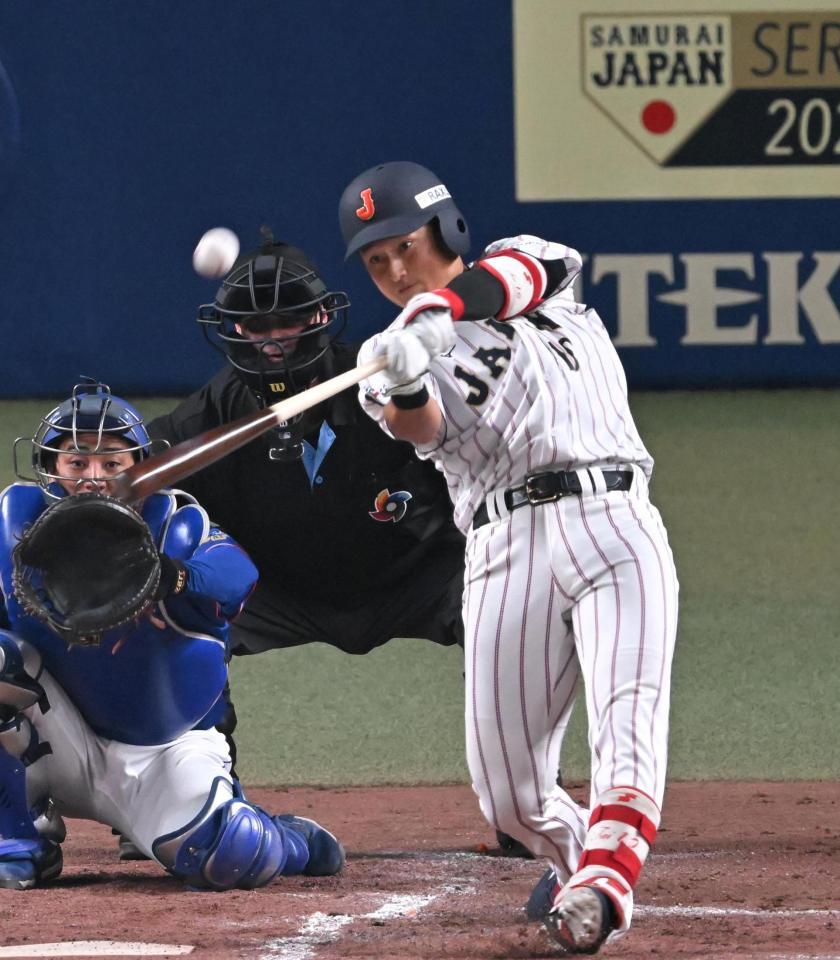 ２回、ソロを放つ佐々木（撮影・飯室逸平）