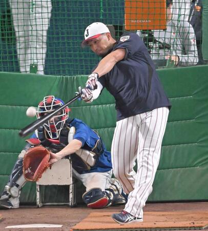 侍ジャパン　鈴木誠也＆吉田正尚が“大トリ”フリー打撃　鈴木６発に吉田が８発！バンテリンドーム大歓声