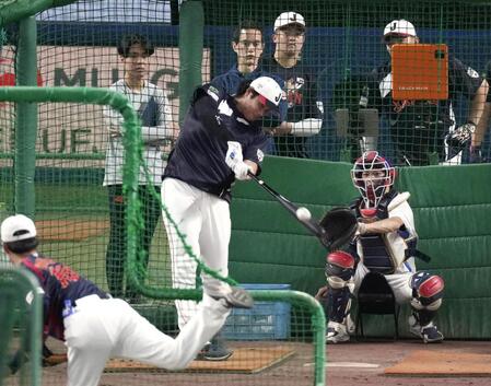 　打撃練習する大谷