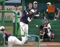 　打撃練習する大谷