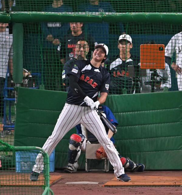 大谷 柵越え１１発 選手までくぎ付け