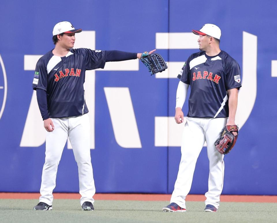 侍ジャパン 森下翔太が鈴木誠也と言葉かわす 右翼の守備位置で打球を