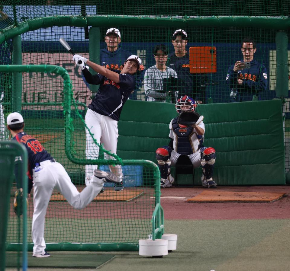 フリー打撃する吉田