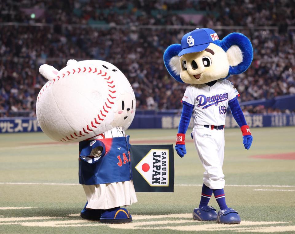 応援侍たまベヱとドアラ