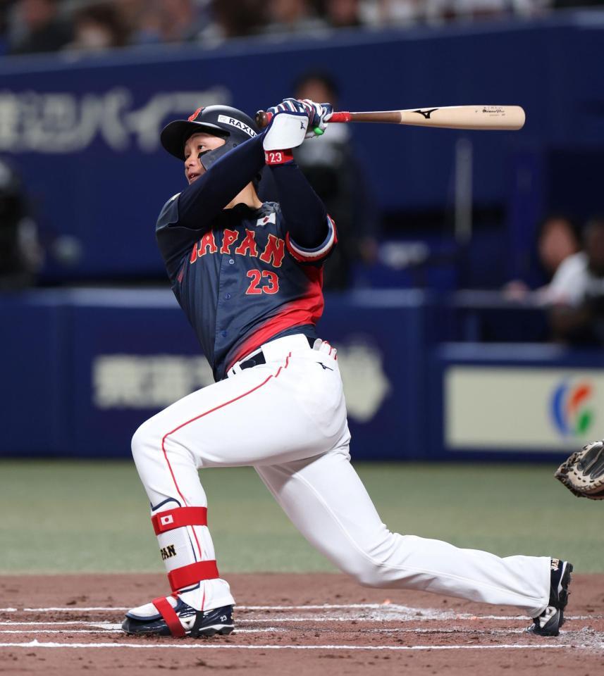 ２回、左越えソロを放つ森下（撮影・伊藤笙子）