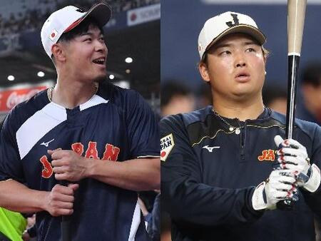 阪神・佐藤輝明(左）とホワイトソックス・村上宗隆