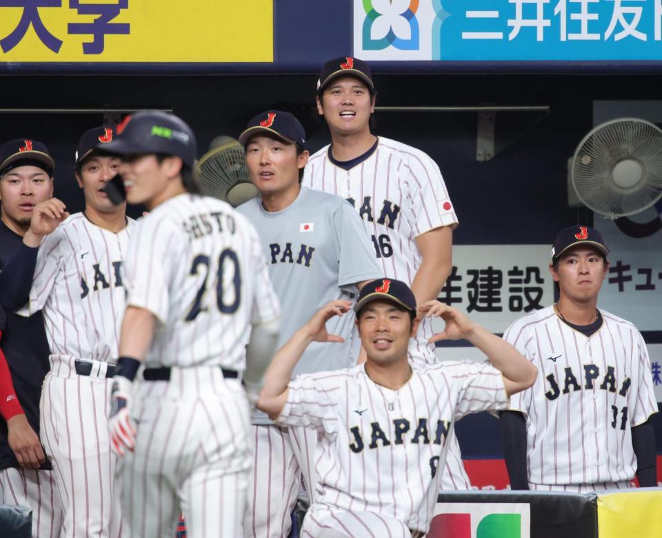 ９回、牧の適時打で一走仲田が本塁を狙うもアウトとなりゲームセット、無念の表情を浮かべる大谷（撮影・坂部計介）