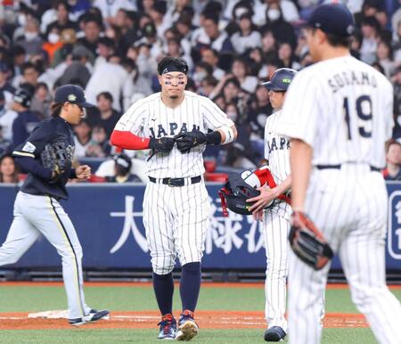 侍ジャパン・佐藤輝 悔しい無安打 七回好機で痛烈打も好守に阻まれる