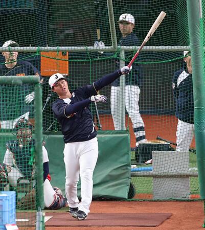 打撃練習する森下（撮影・山口登）