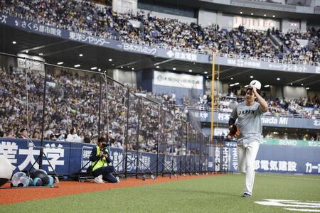 　キャッチボールを終えた大谷
