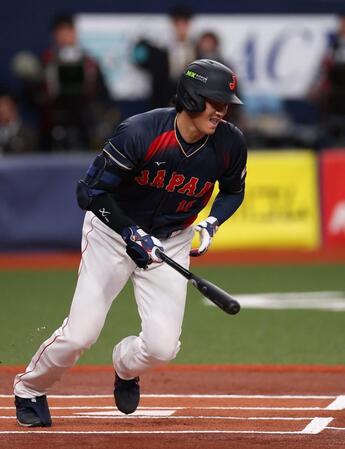 １回、一ゴロに倒れる大谷（撮影・西田忠信）