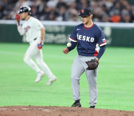 ５回、ボークを取られるコバラ（撮影・金田祐二）