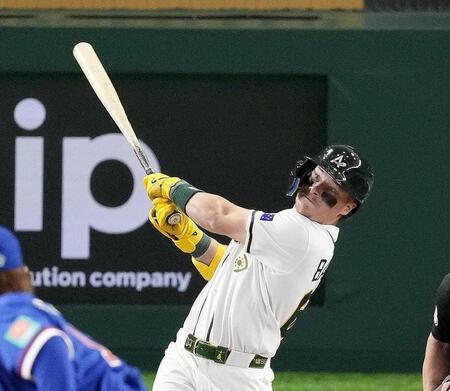 　７回、オーストラリアのバザナが本塁打を放つ