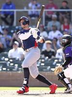 ロッキーズ戦の１回、先制ソロを放つジャッジ（ゲッティ＝共同）