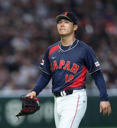 ３回、マウンドを降りる山本（撮影・伊藤笙子）