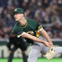 ４回から登板したオーストラリアのウィン（撮影・佐々木彰尚）