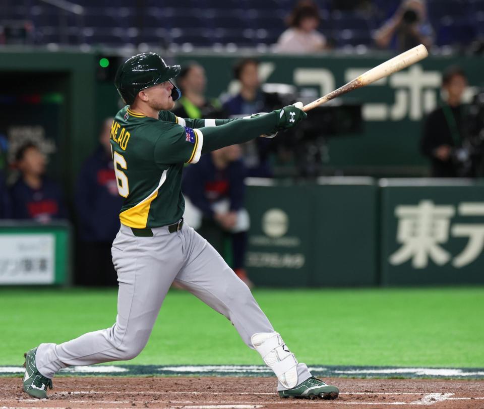 ミードは左中間に３ランを放つ（撮影・佐々木彰尚）