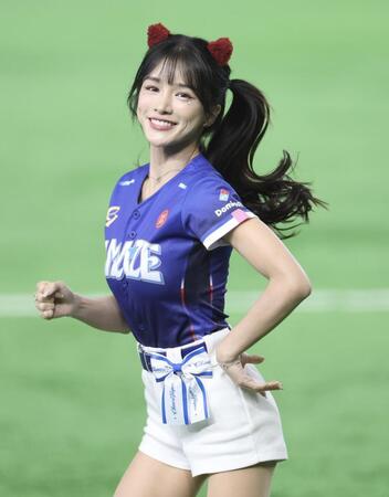 試合前パフォーマンスするダイイン（撮影・伊藤笙子）