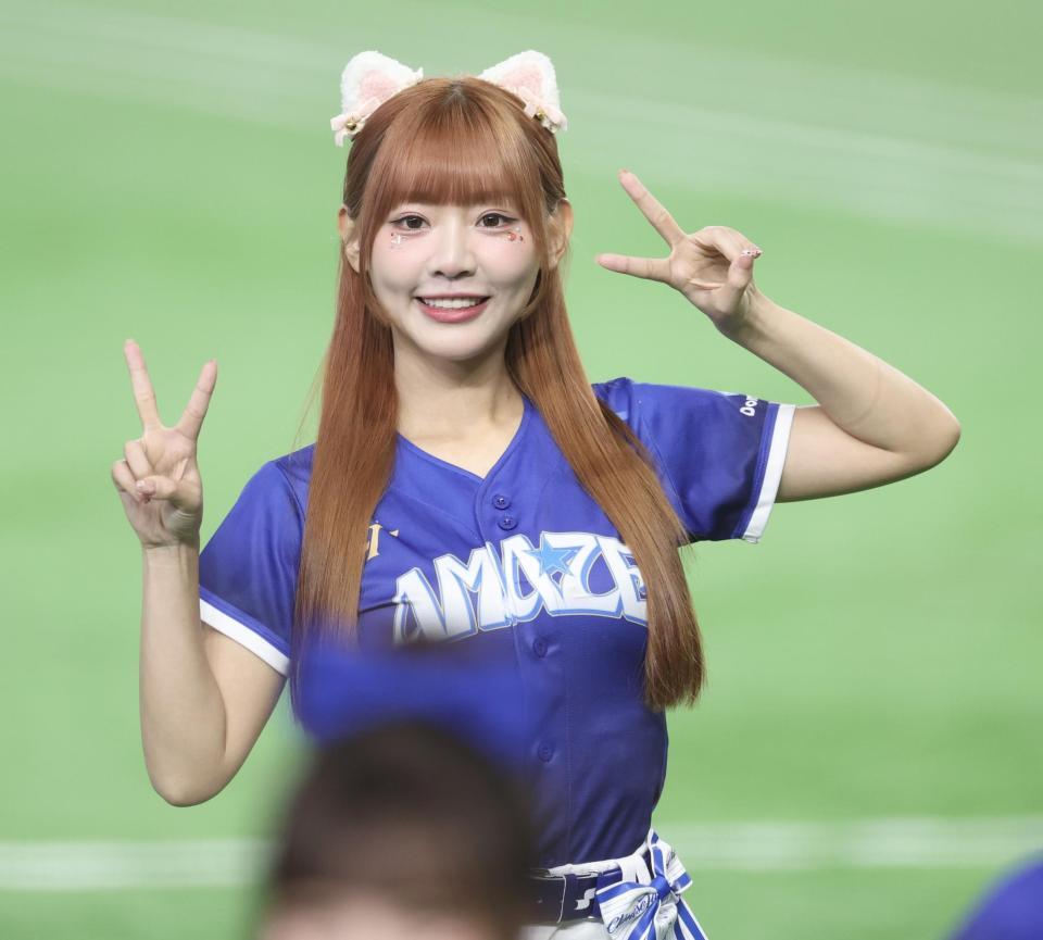 試合前笑顔を見せるシャオイン（小映）＝撮影・伊藤笙子