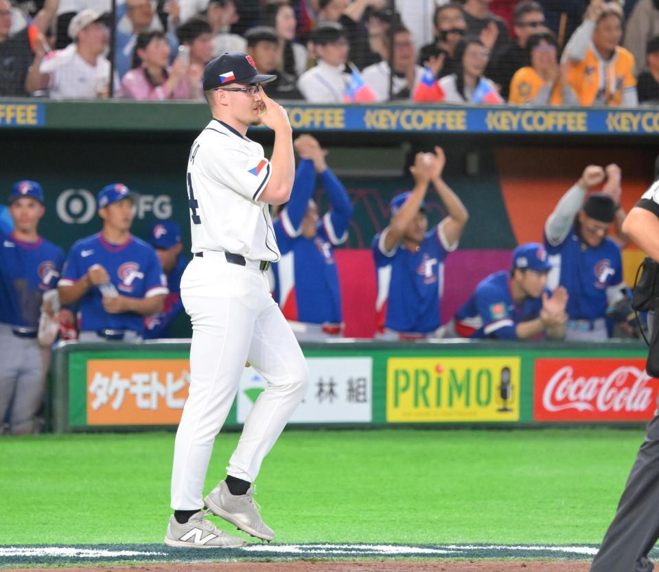 ６回、陳晨威に２点適時二塁打を浴びたベチェルカ（撮影・伊藤笙子）